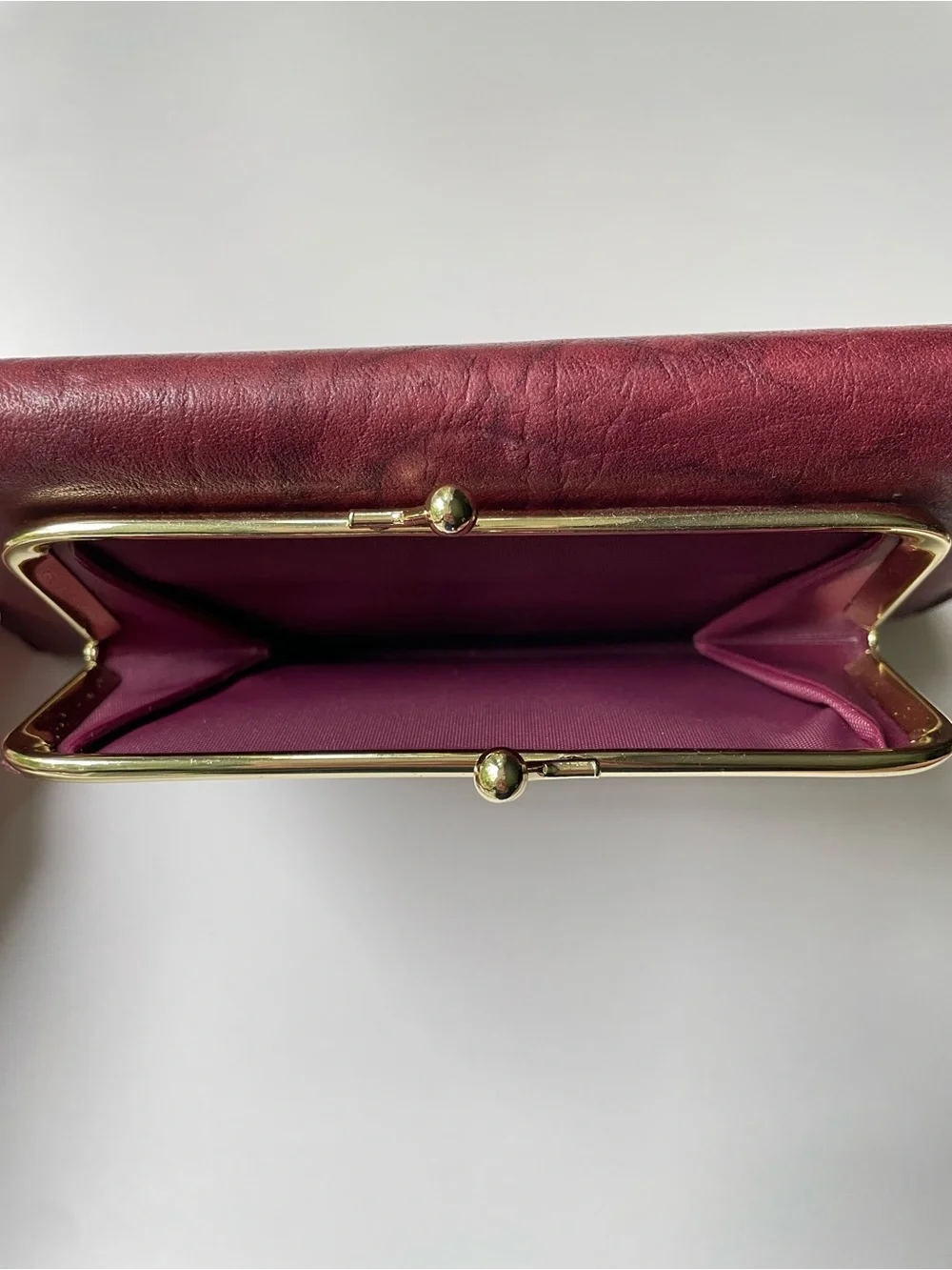 Buxton Women’s Burgundy Leather Envelope Wallet Embossed Logo Gold Hardware